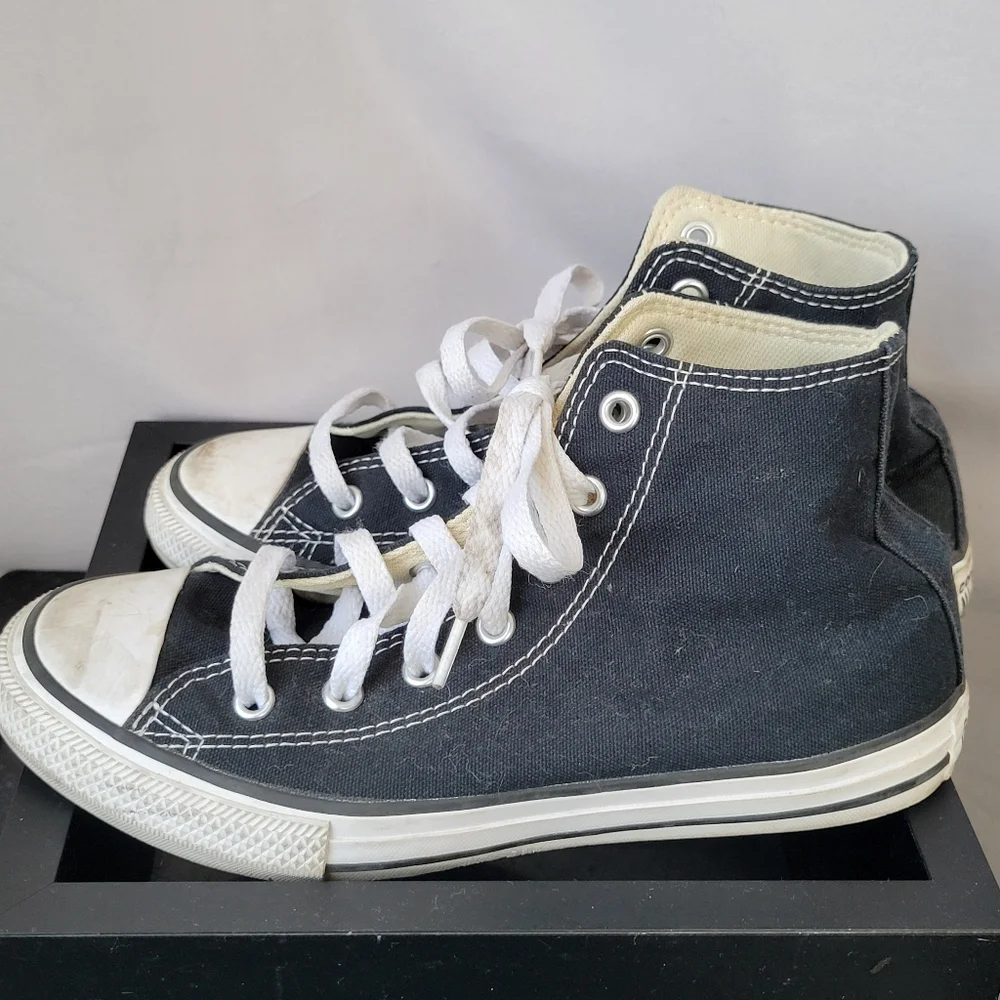 Converse Chuck Taylor All Star High Top Unisex Kids Sneakers Youth 2.5‎